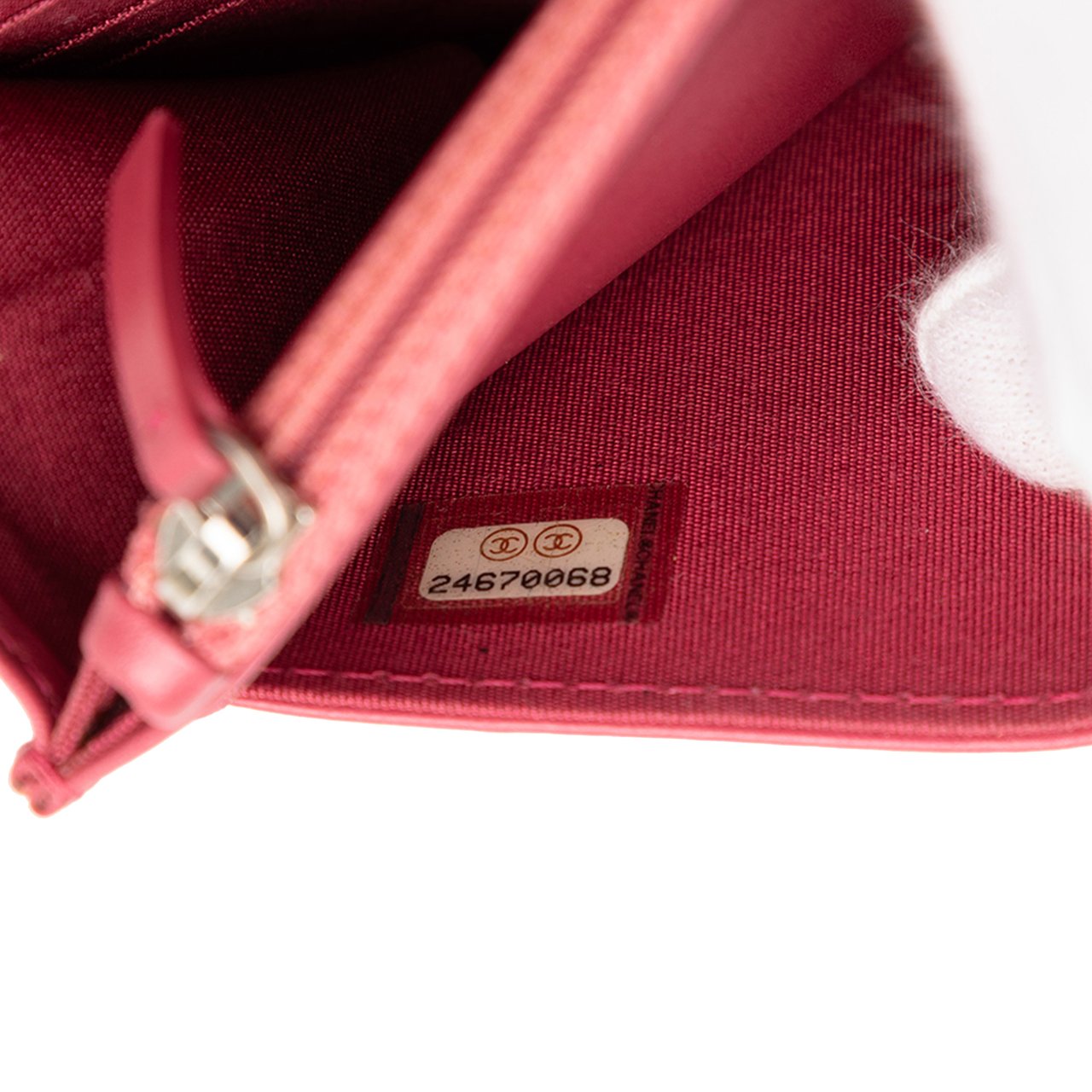 Chanel CC Embossed Lambskin Camellia Wallet On Chain Roze