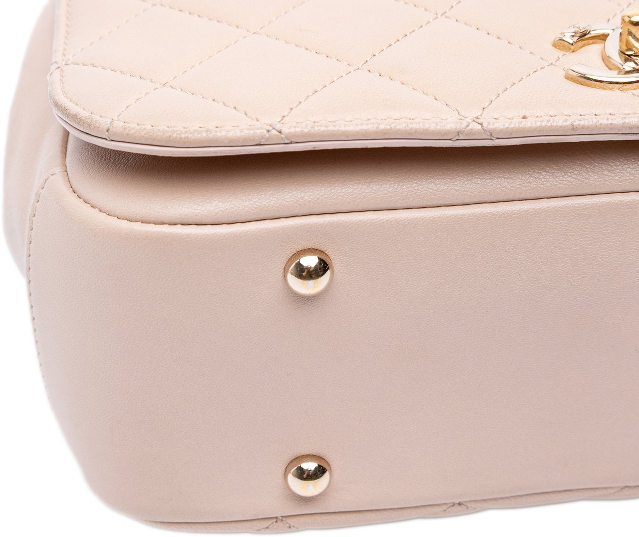 Chanel Medium Quilted Lambskin Carry Chic Flap Bruin