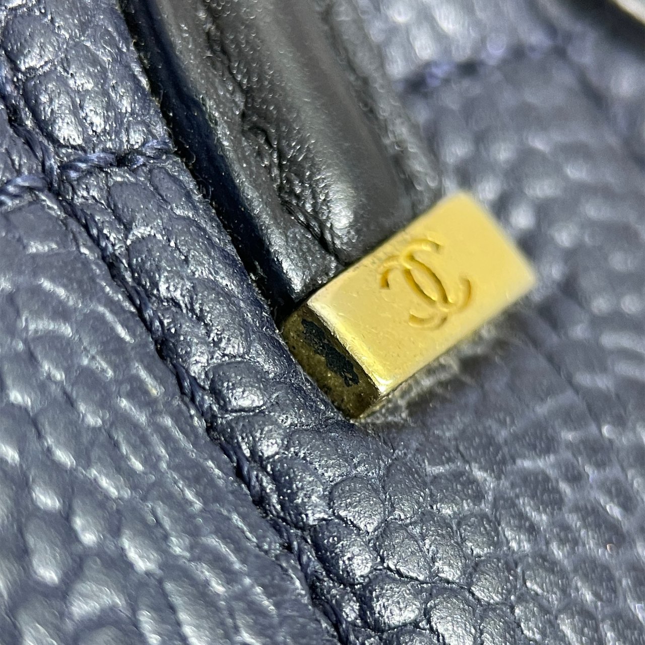 Chanel Small Bicolor Caviar CC Filigree Flap Blauw