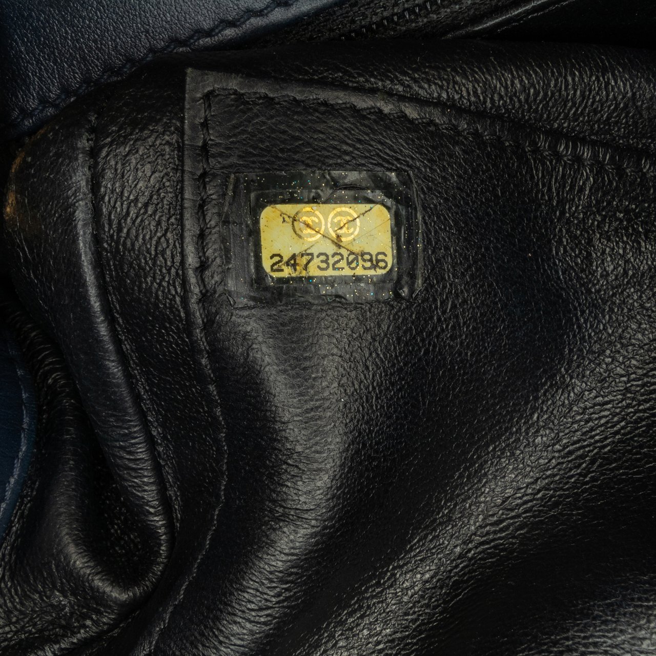Chanel Small Bicolor Caviar CC Filigree Flap Blauw