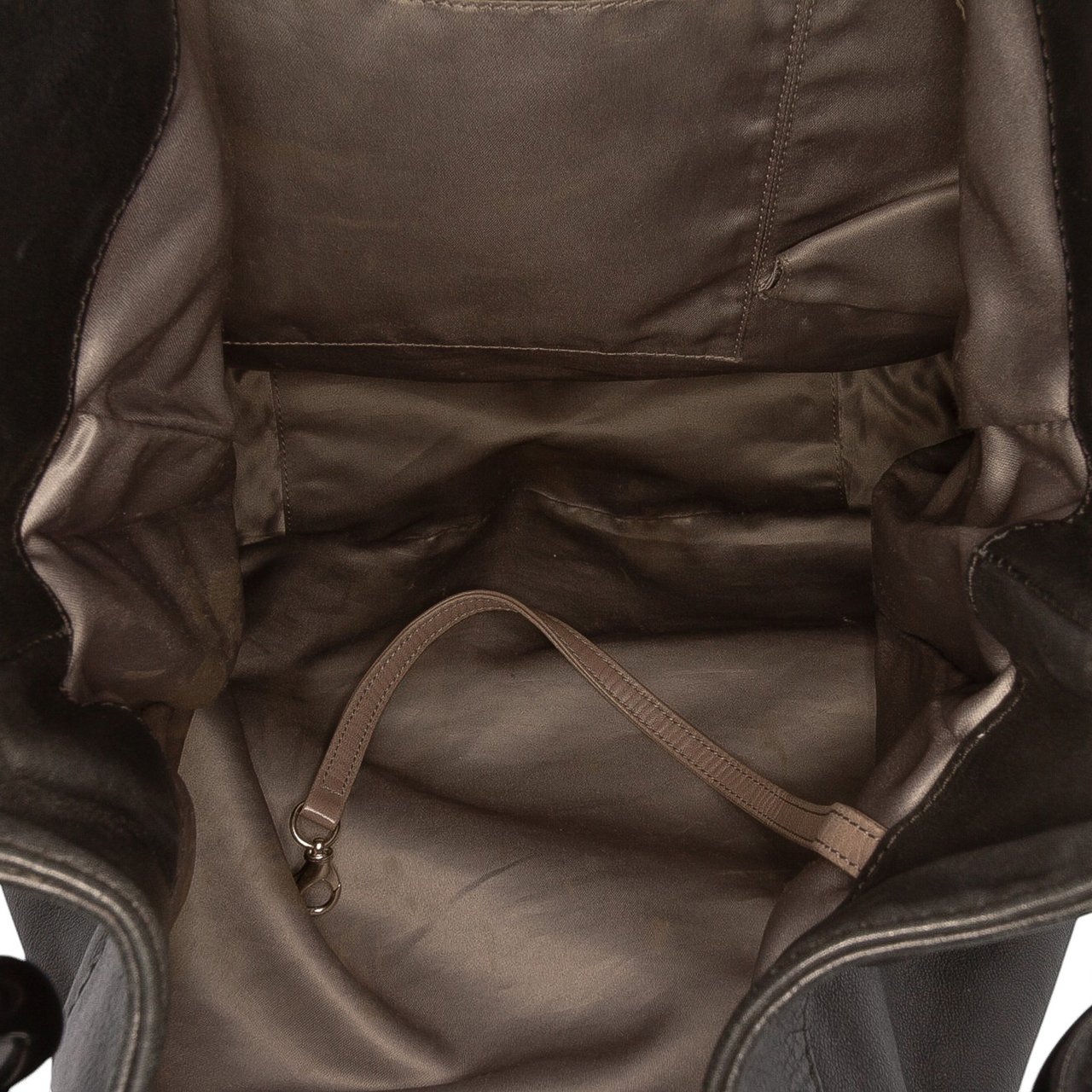 Chanel Calfskin Modern Chain Rhodoid Hobo Zwart