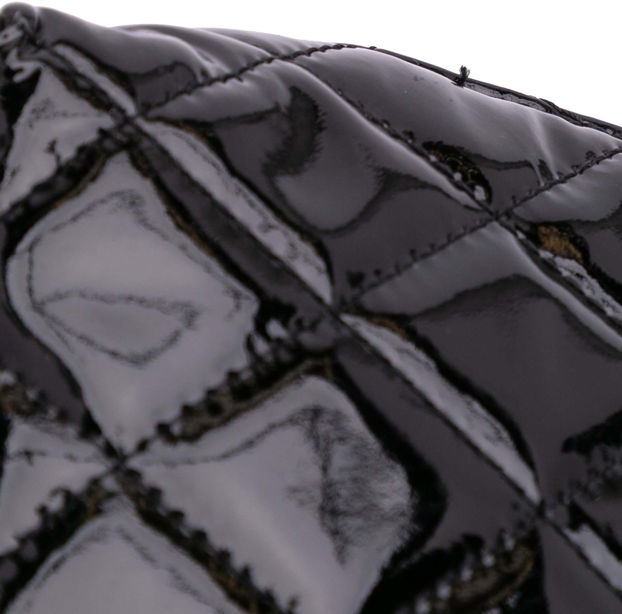 Chanel CC Quilted Patent Cosmetic Pouch Zwart