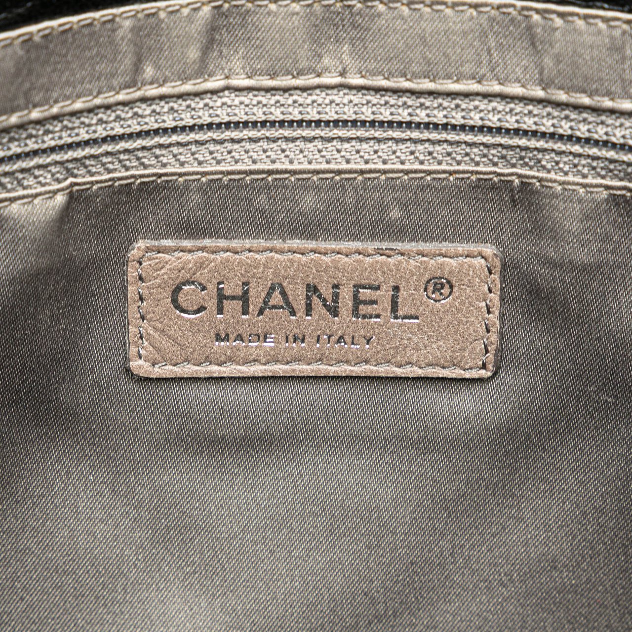 Chanel Quilted Lambskin Padded Envelope Double Flap Zwart