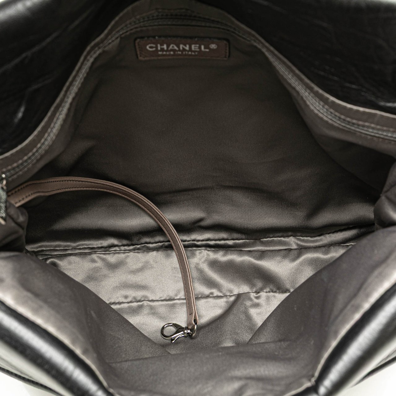 Chanel Quilted Lambskin Padded Envelope Double Flap Zwart