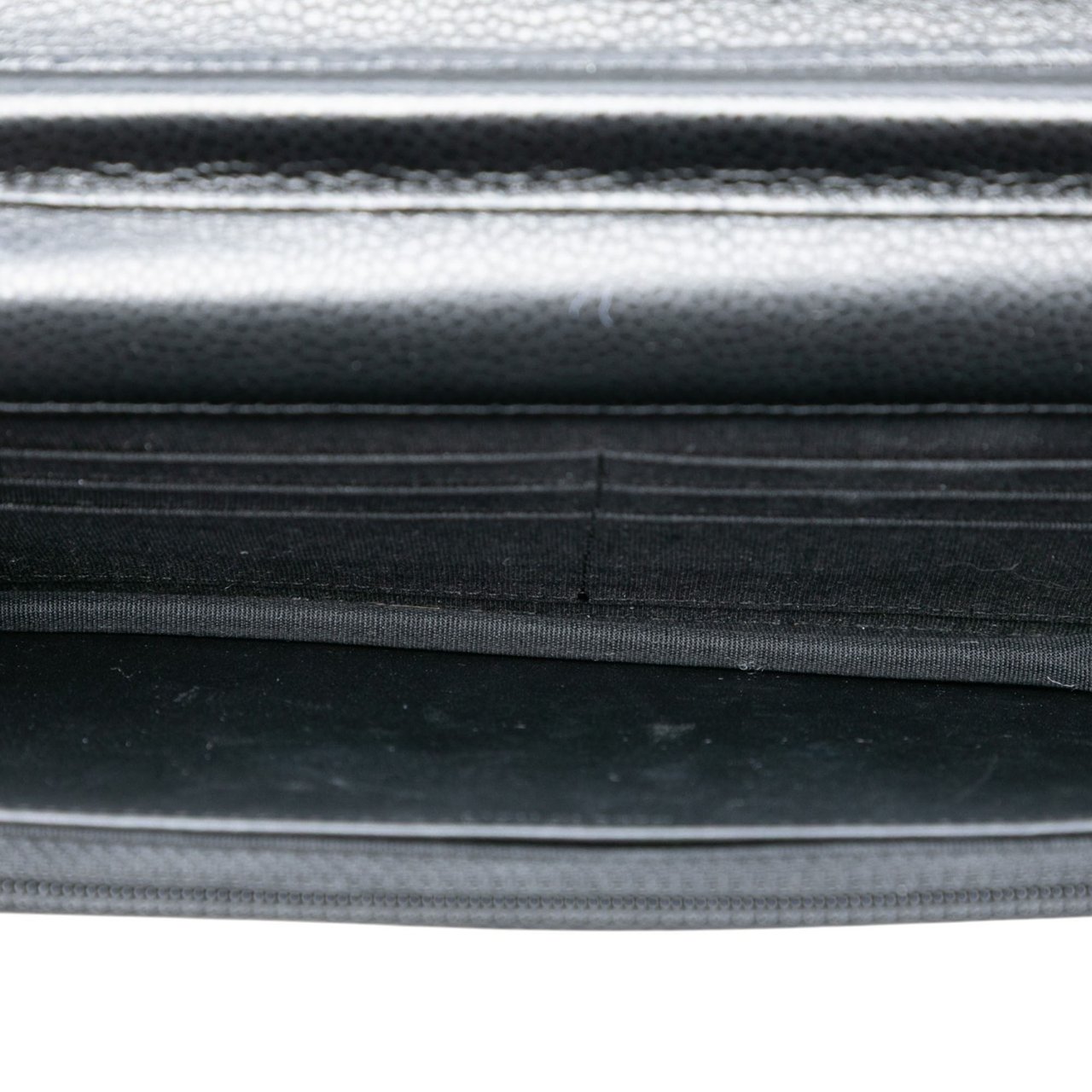 Chanel CC Quilted Caviar Wallet on Chain Zwart