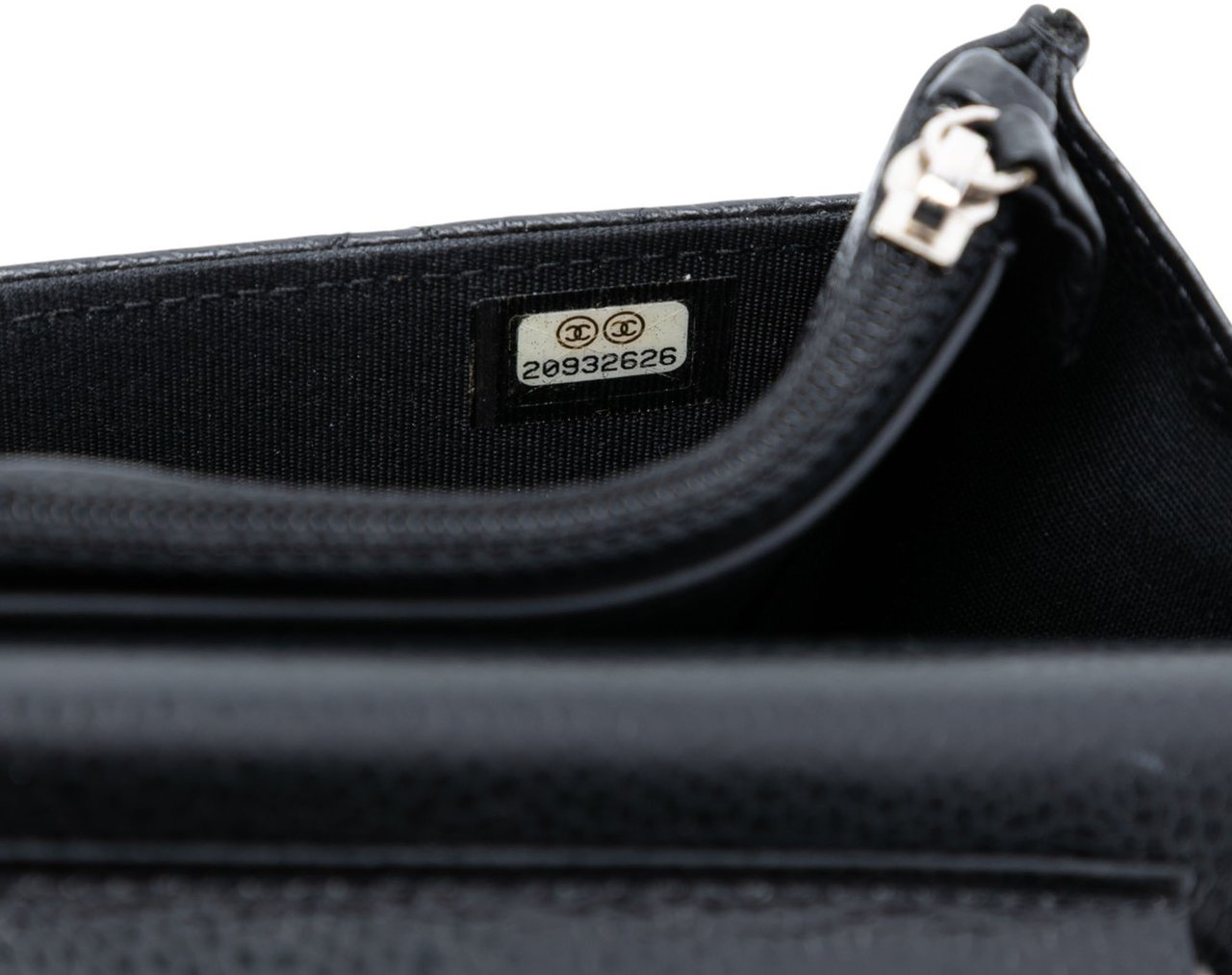 Chanel CC Quilted Caviar Wallet on Chain Zwart