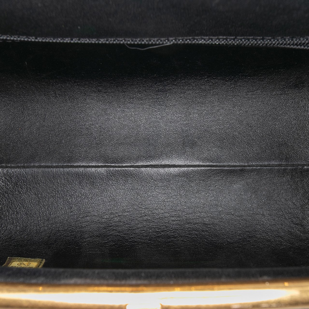 Chanel Paris Rome Quilted Calfskin Colosseum Lock Frame Bowling Bag Zwart