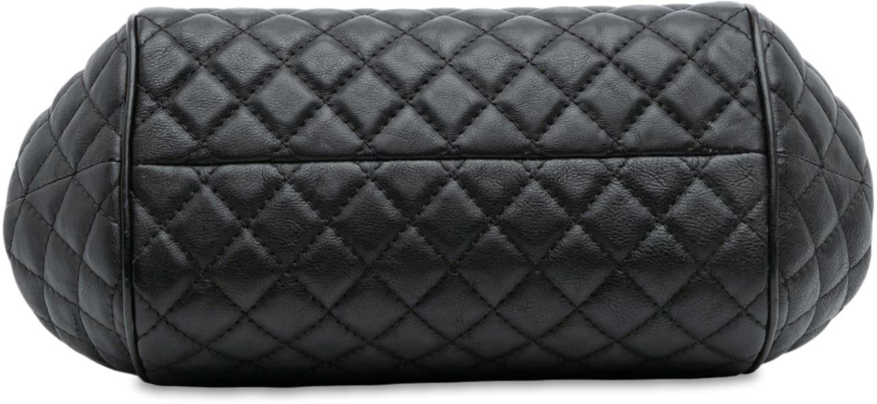 Chanel Paris Rome Quilted Calfskin Colosseum Lock Frame Bowling Bag Zwart