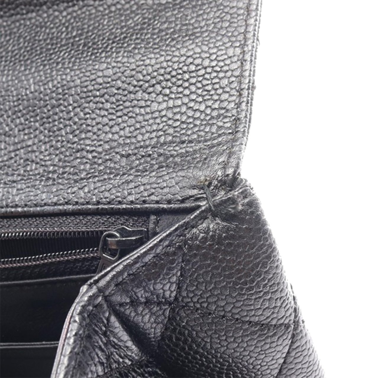 Chanel CC Quilted Caviar Kelly Top Handle Bag Zwart