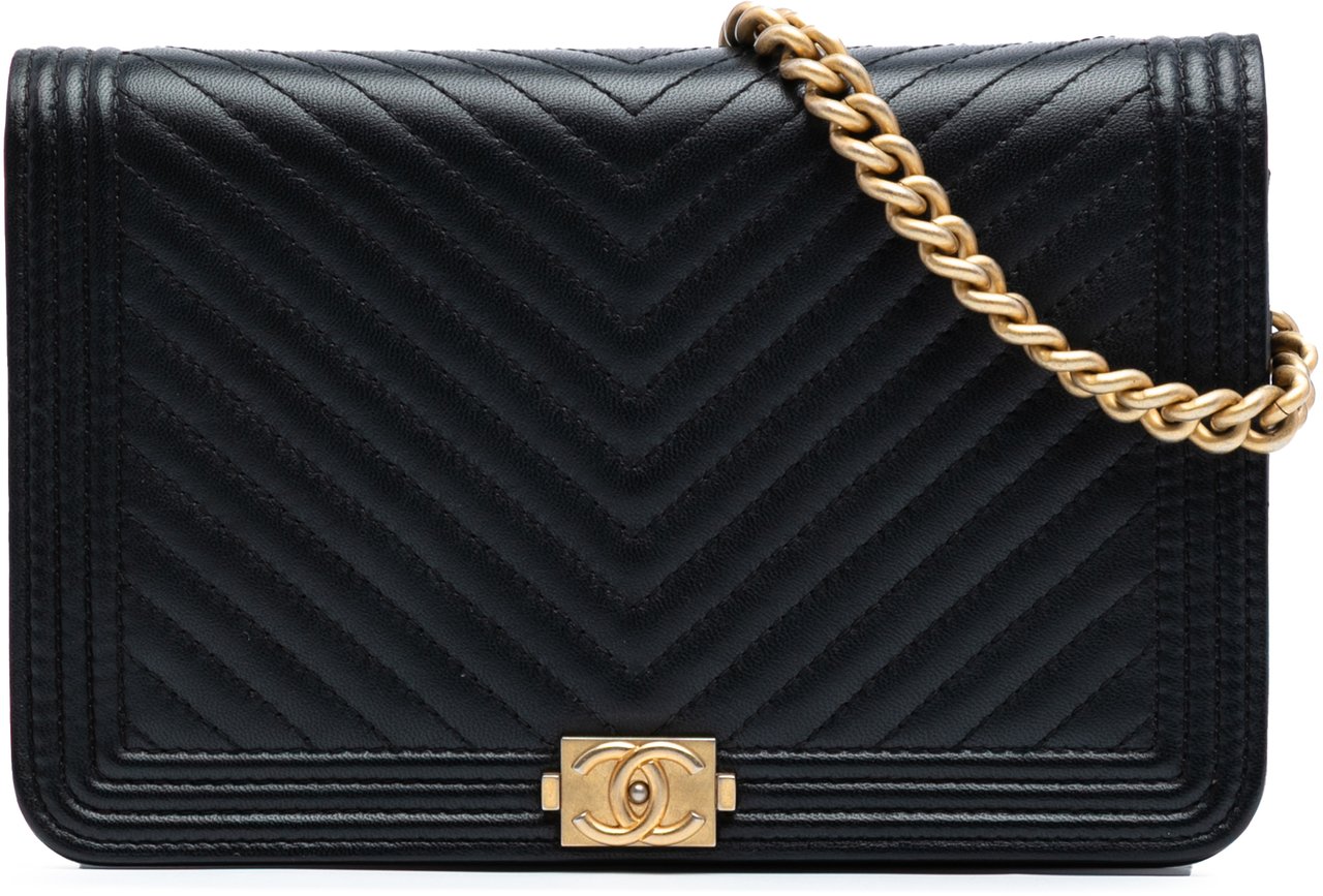 Chanel Chevron Quilted Calfskin Boy Wallet On Chain Zwart