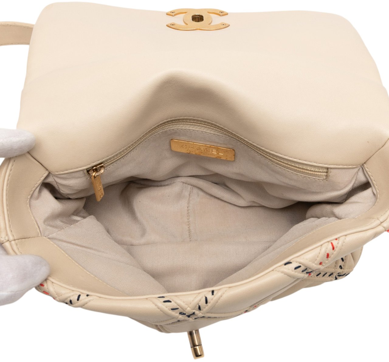 Chanel Medium Lambskin Stitched 19 Flap Bruin