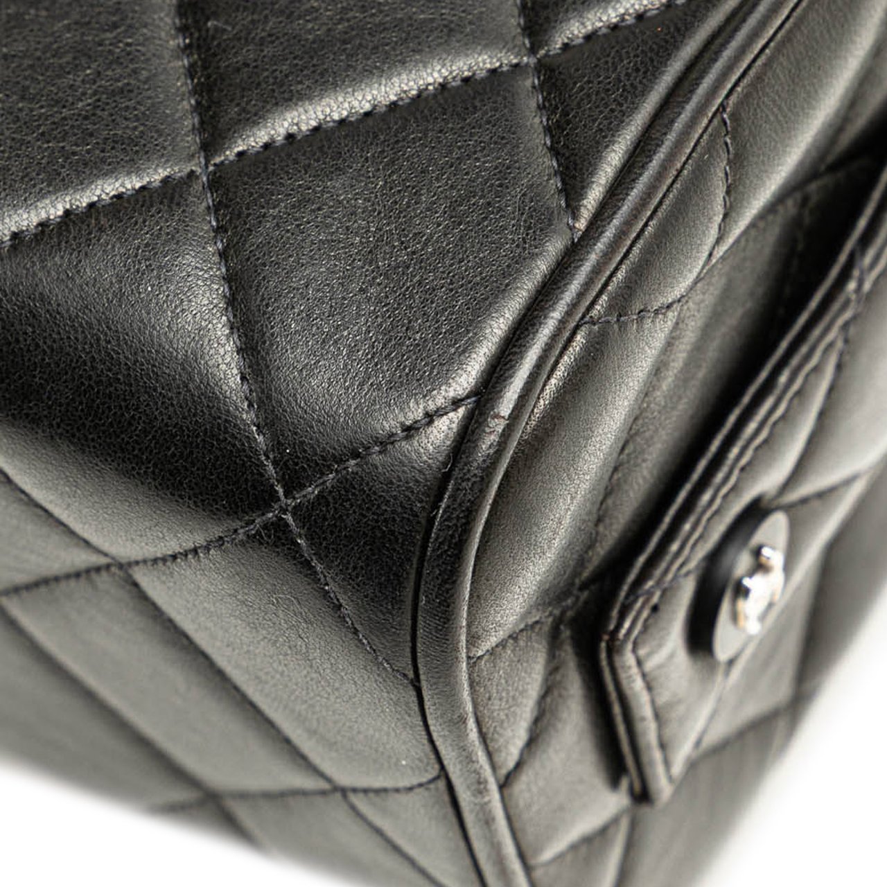 Chanel Quilted Lambskin Leather Box Bag Zwart