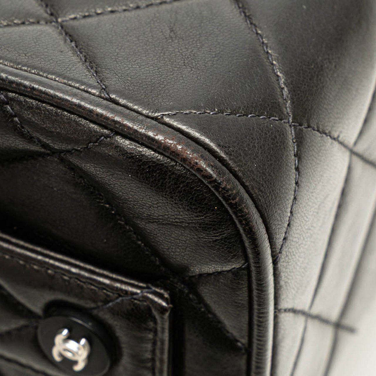 Chanel Quilted Lambskin Leather Box Bag Zwart