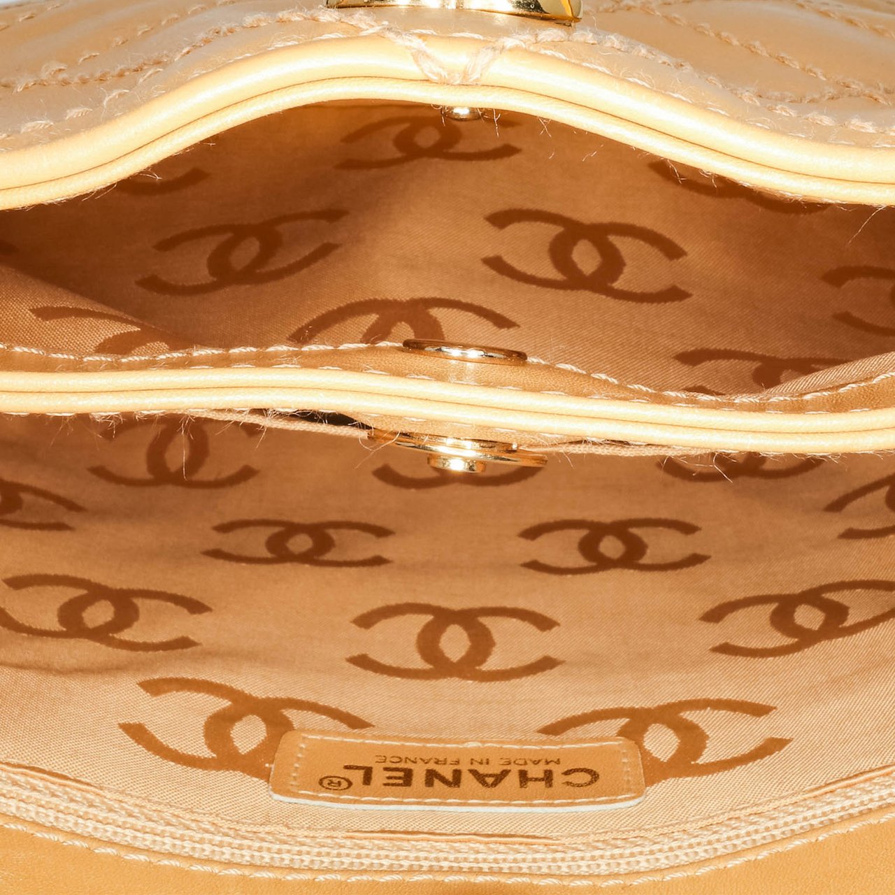 Chanel CC Wild Stitch Calfskin Handbag Bruin