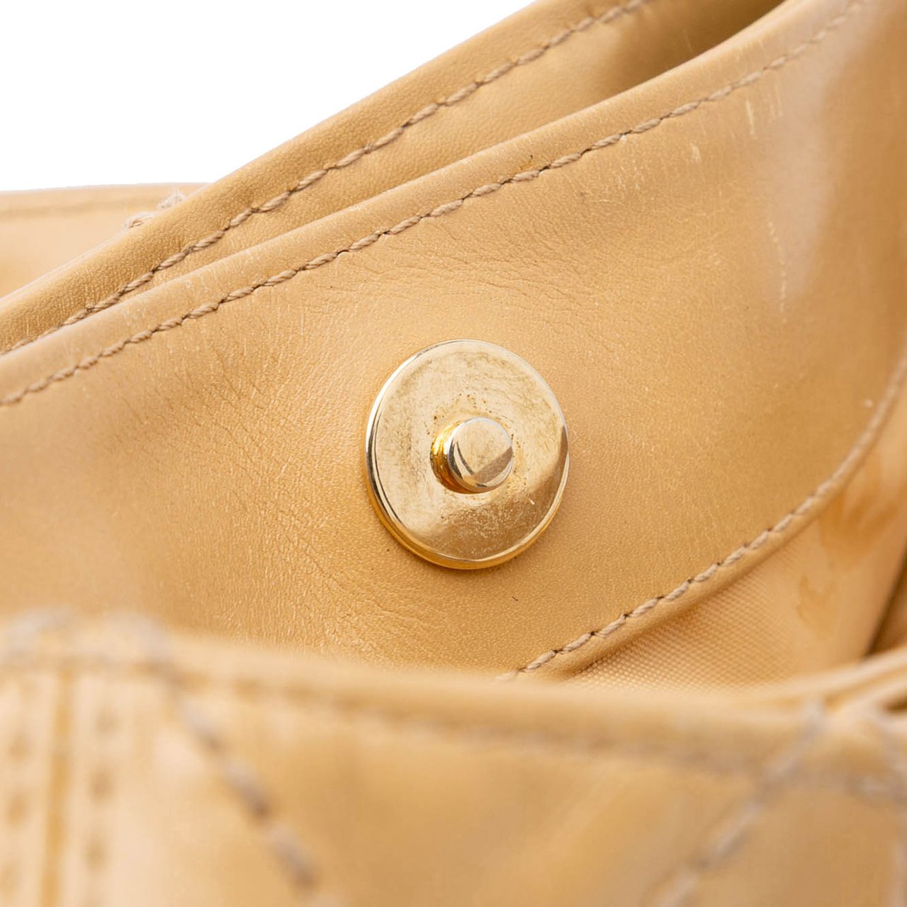 Chanel CC Wild Stitch Calfskin Handbag Bruin