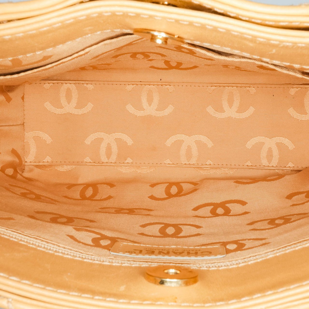 Chanel CC Wild Stitch Calfskin Handbag Bruin