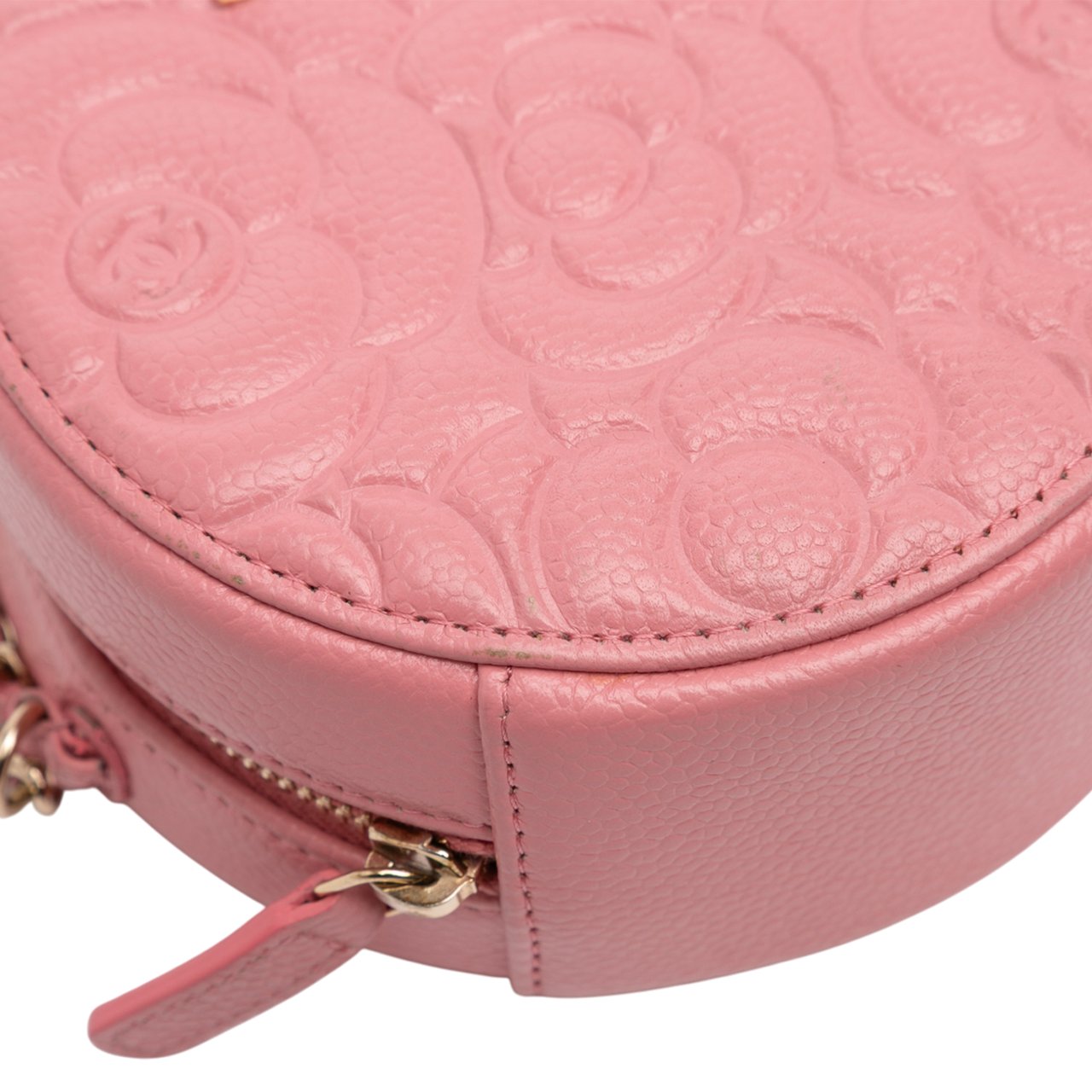 Chanel CC Embossed Caviar Camellia Round Clutch With Chain Roze