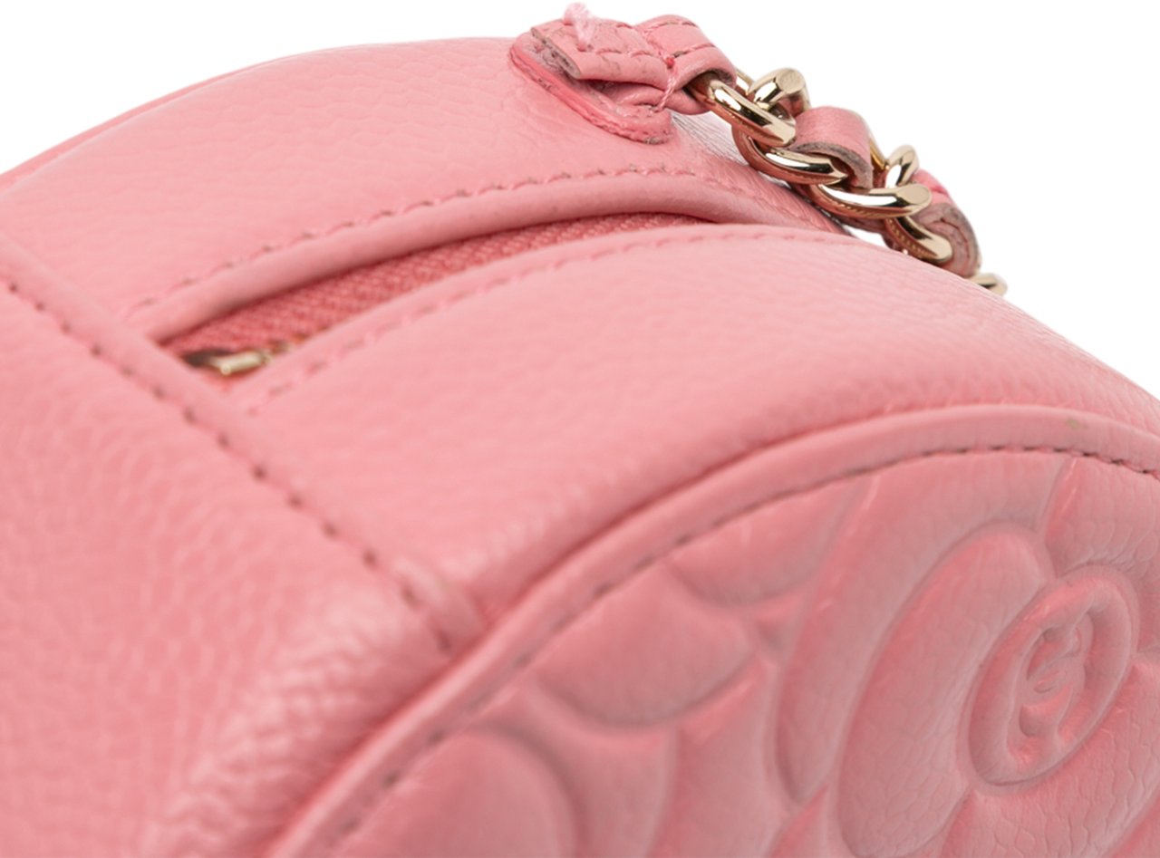 Chanel CC Embossed Caviar Camellia Round Clutch With Chain Roze