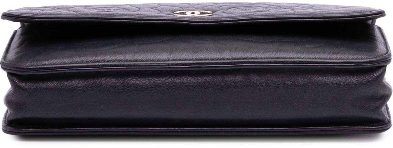 Chanel Camellia Embossed Lambskin Wallet On Chain Zwart