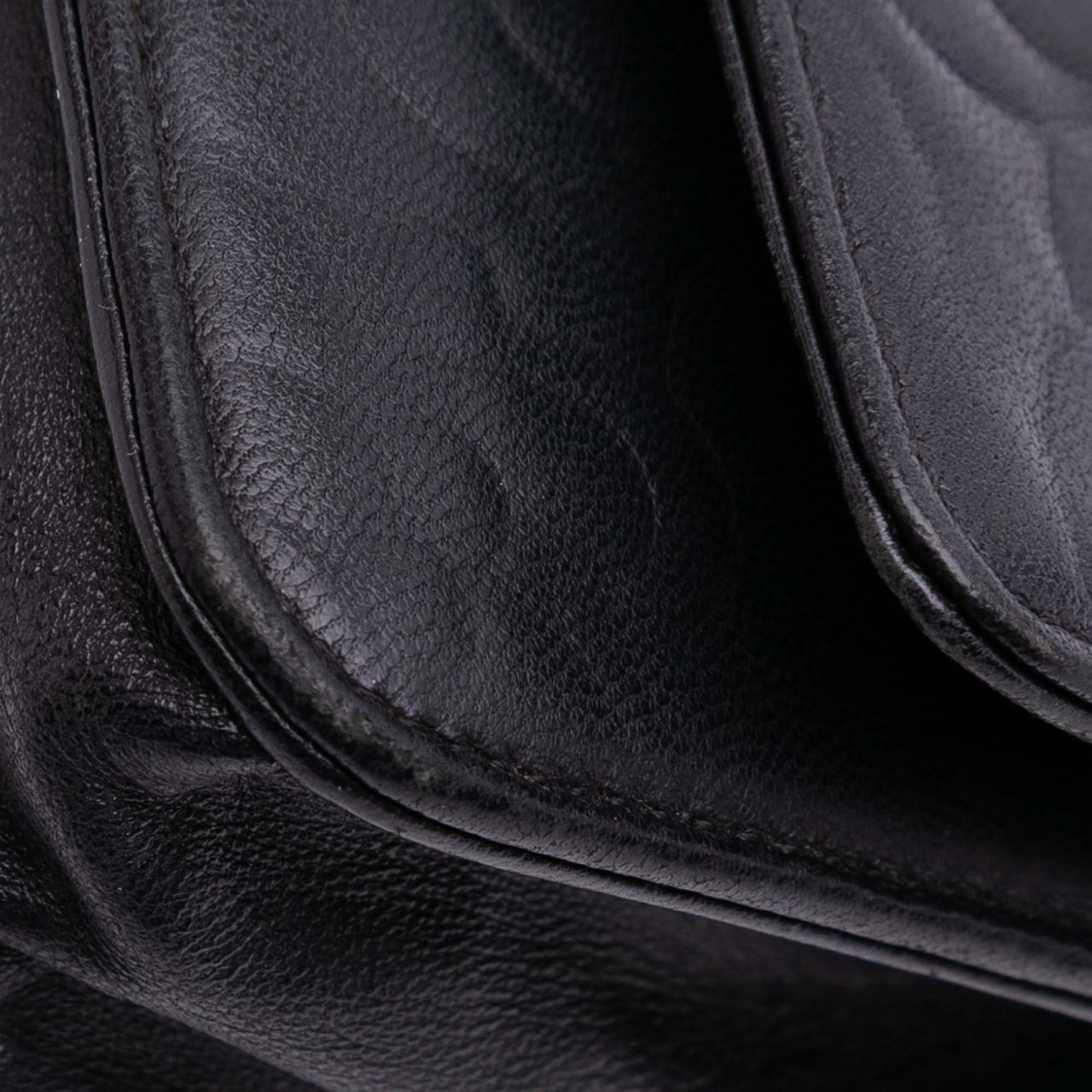 Chanel Camellia Embossed Lambskin Wallet On Chain Zwart