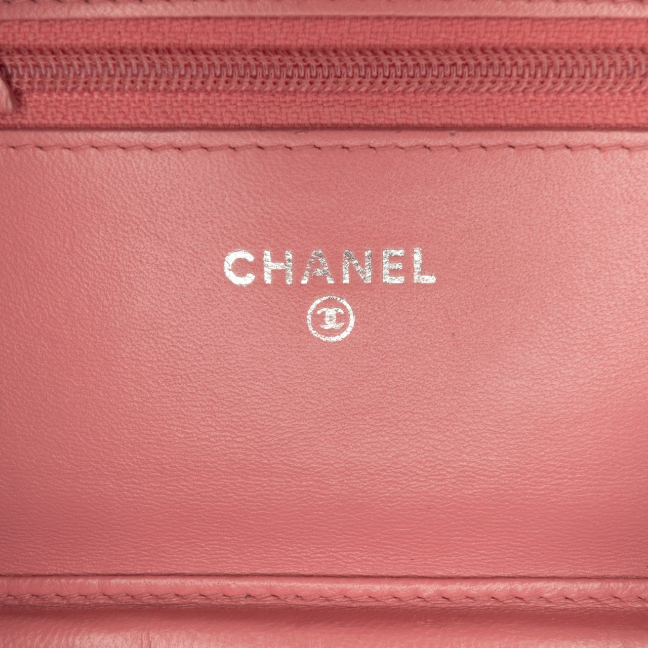 Chanel Classic Lambskin Wallet on Chain Roze