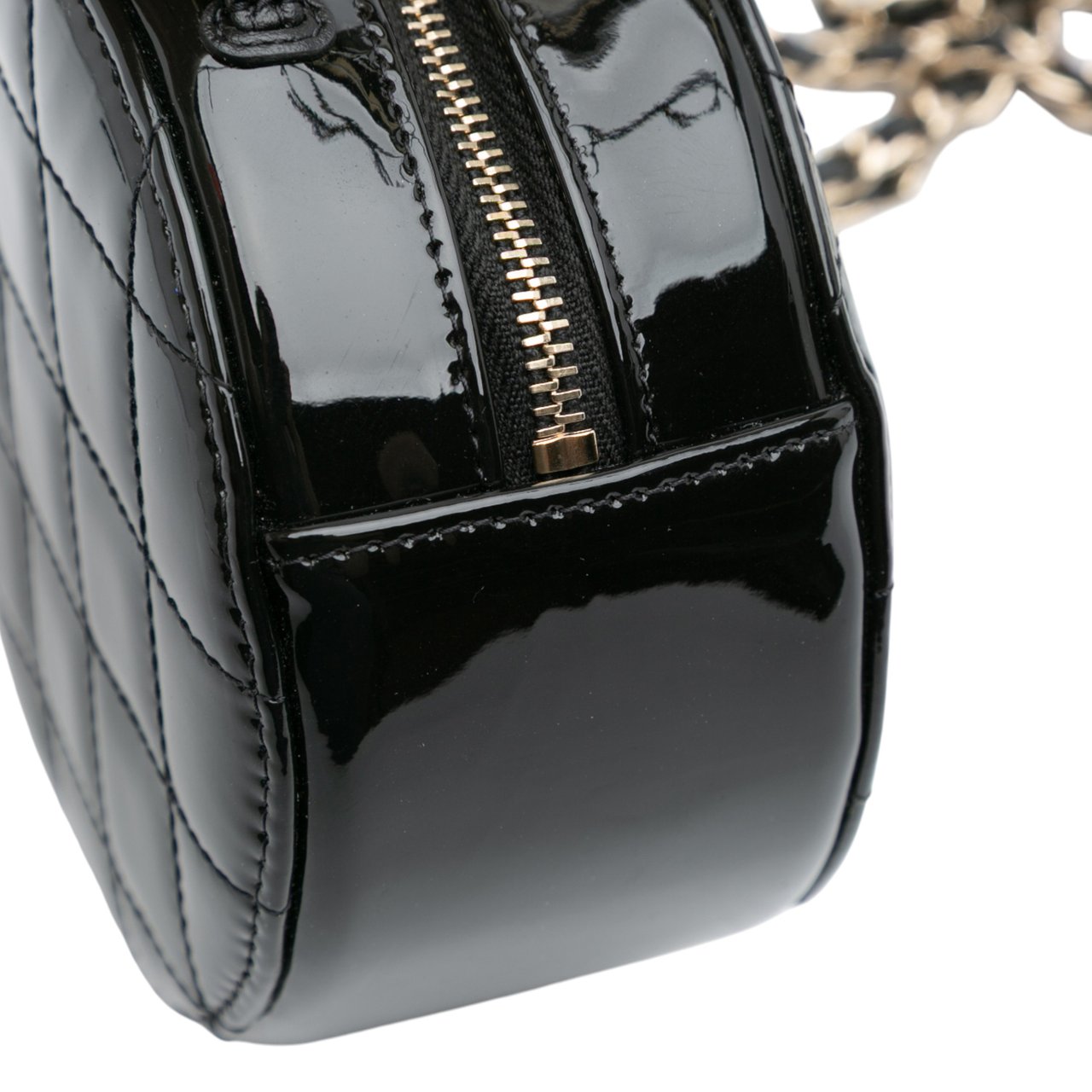 Chanel Quilted Patent Round As Earth Crossbody Zwart