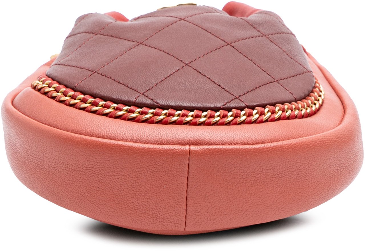 Chanel CC Quilted Calfskin Drawstring Bucket Bag Rood