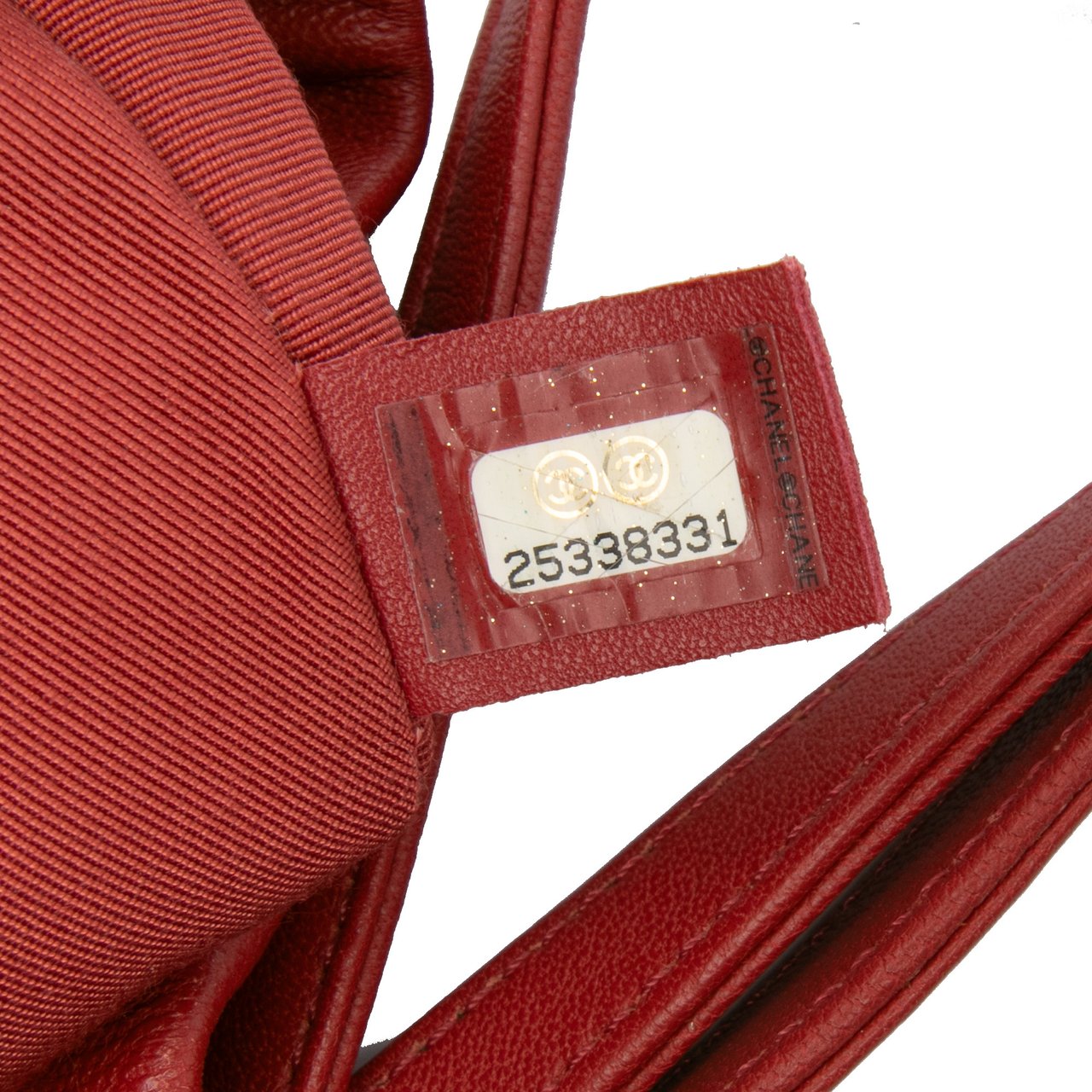 Chanel CC Quilted Calfskin Drawstring Bucket Bag Rood