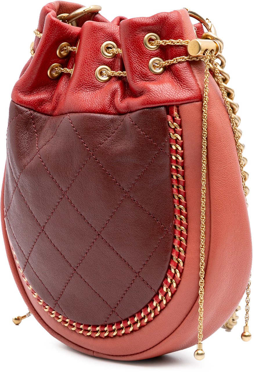 Chanel CC Quilted Calfskin Drawstring Bucket Bag Rood