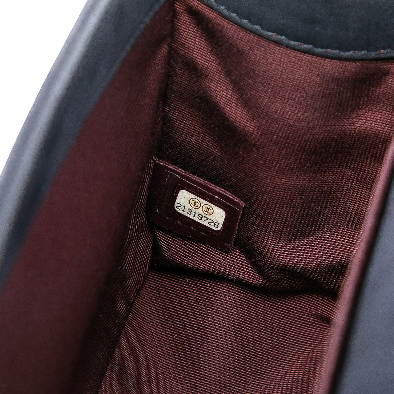 Chanel Old Medium Bicolor Shearling Boy Flap Zwart