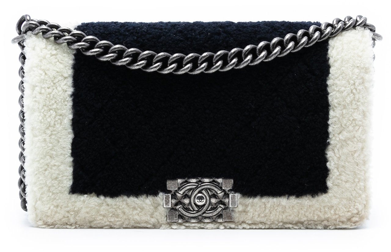 Chanel Old Medium Bicolor Shearling Boy Flap Zwart