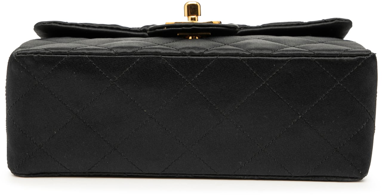 Chanel Mini Square Classic Satin Single Flap Zwart