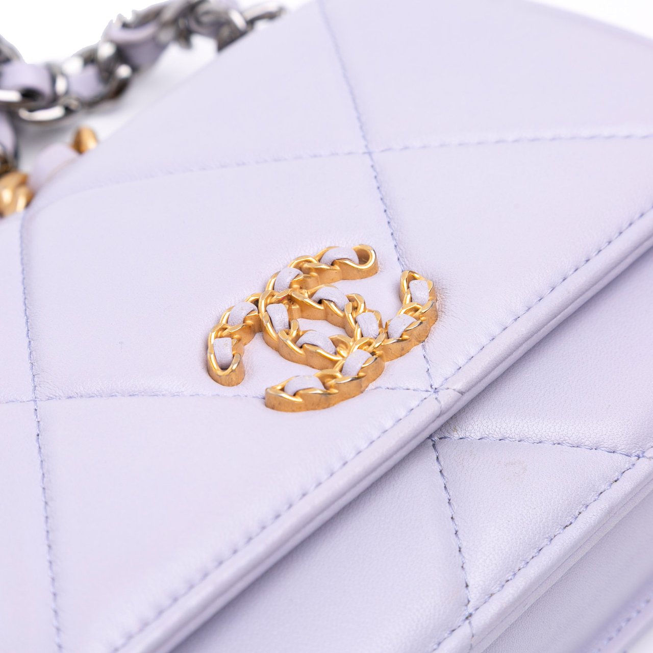 Chanel Quilted Lambskin 19 Wallet on Chain Paars