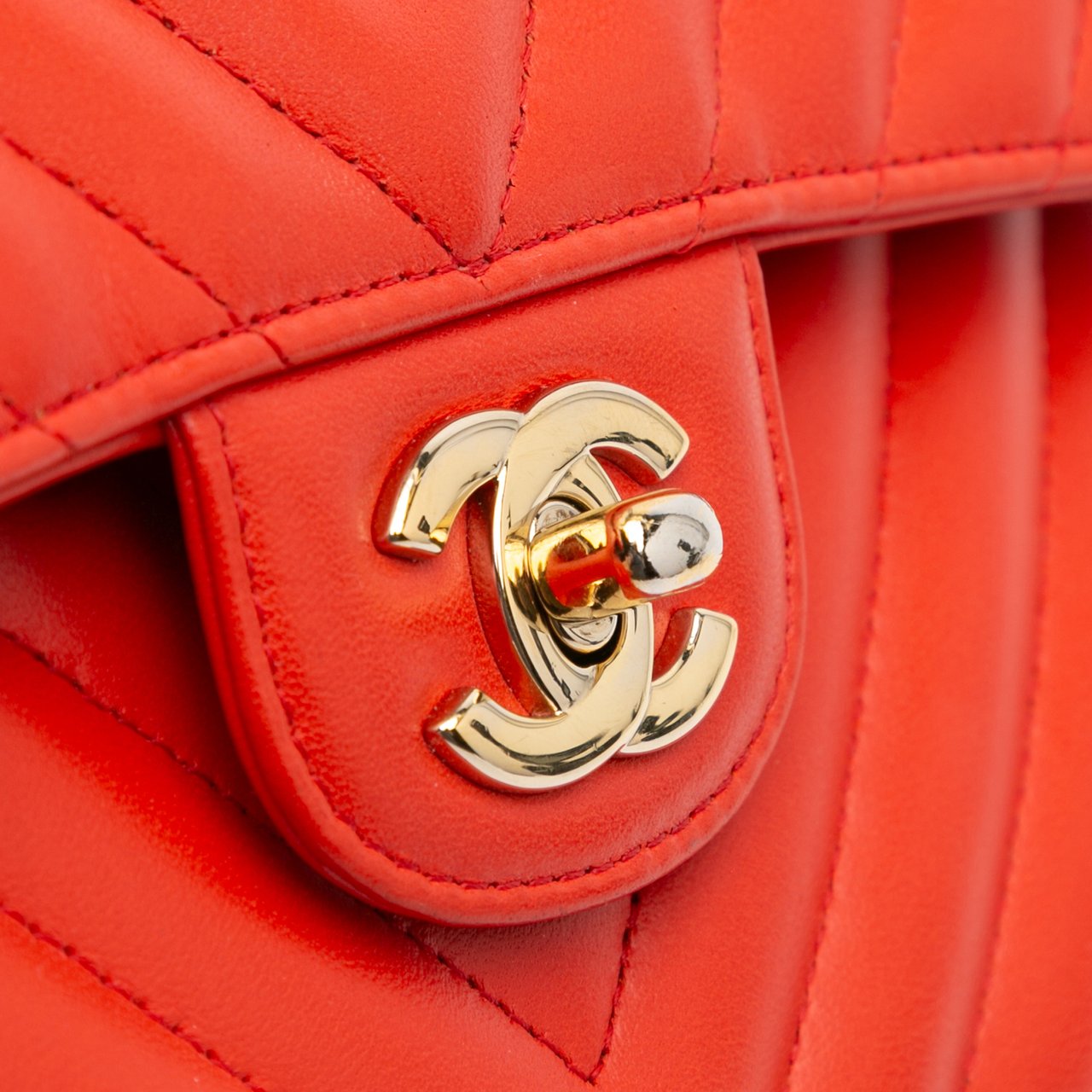 Chanel Small Classic Chevron Lambskin Double Flap Oranje