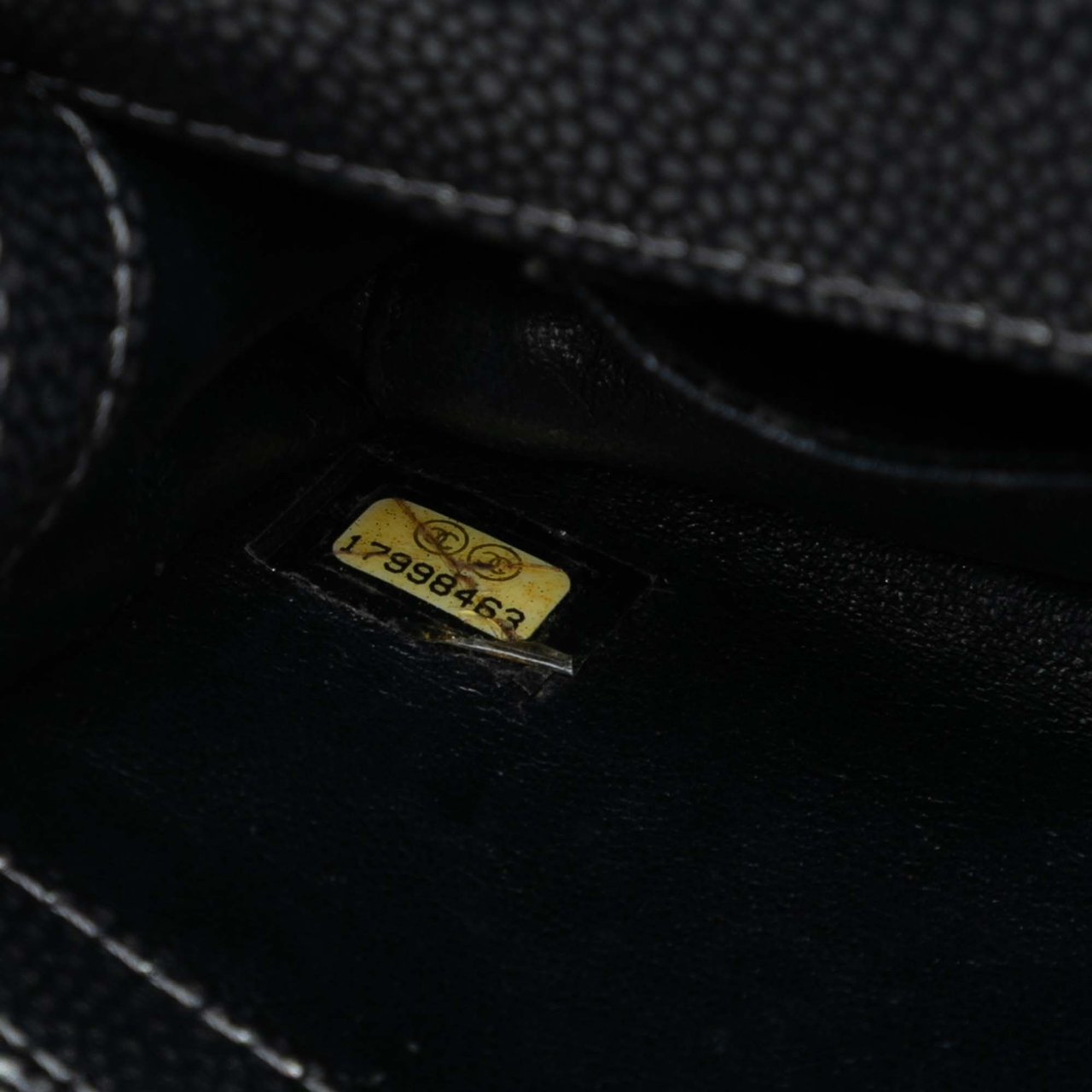 Chanel CC Metallic Caviar Interlaced Chain Clutch on Strap Zwart