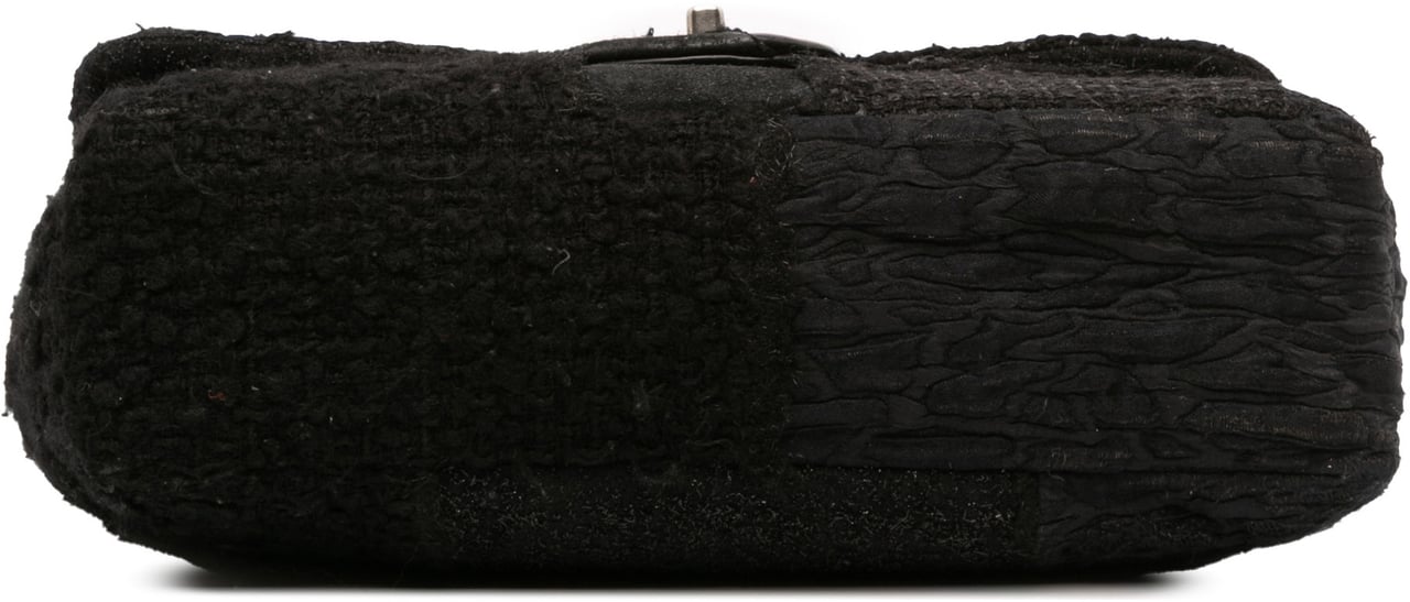 Chanel Jumbo Patchwork Tweed Flap Zwart
