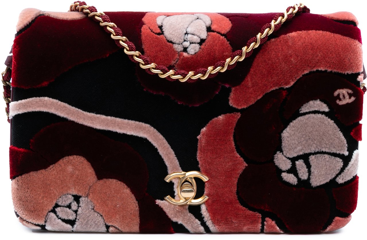 Chanel Paris Cosmopolite Velvet Camellia Flap Rood