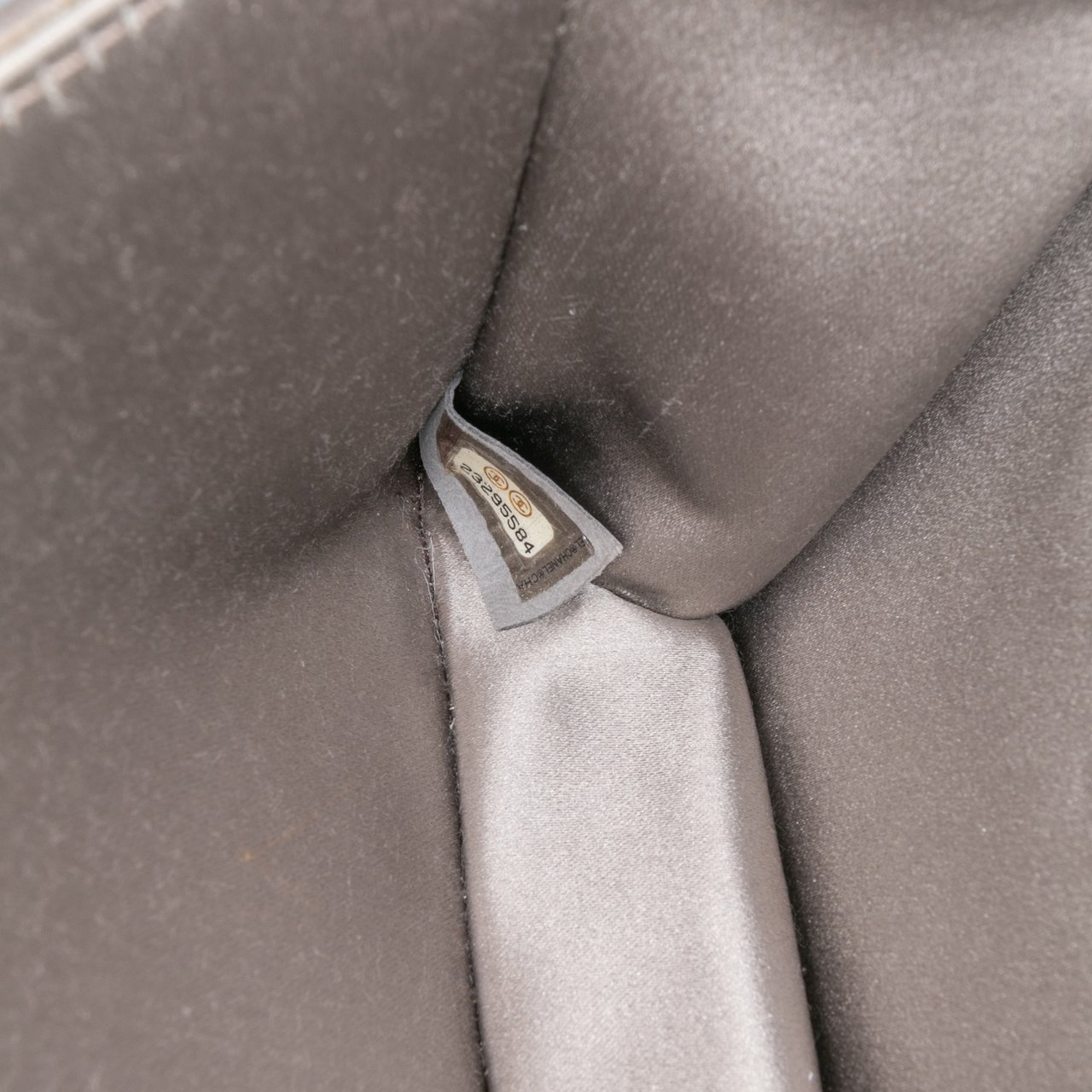 Chanel Small Lambskin Chocolate Bar CC Piercing Studded Chain Flap Grijs