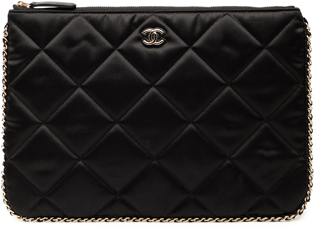 Chanel CC Quilted Satin Chain Around Clutch Zwart