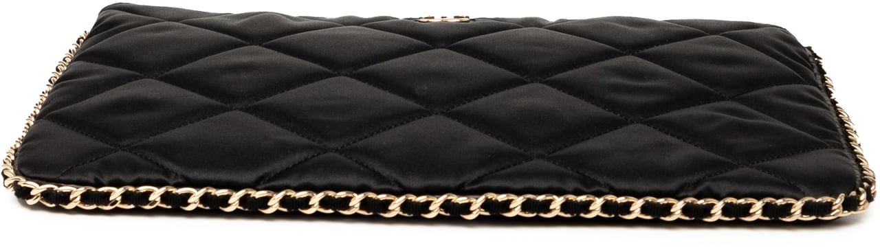 Chanel CC Quilted Satin Chain Around Clutch Zwart