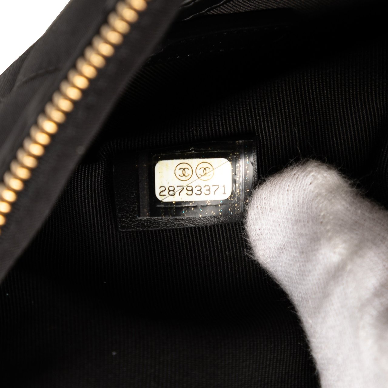 Chanel CC Quilted Satin Chain Around Clutch Zwart