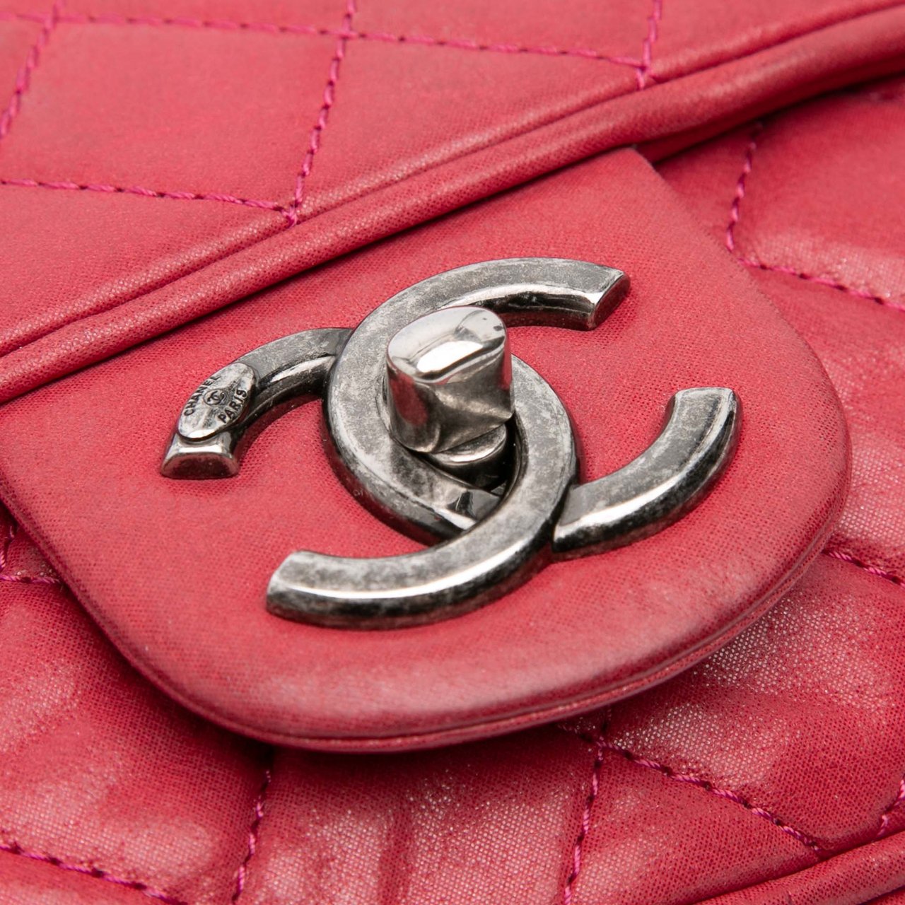 Chanel Small Quilted Iridescent Calfskin Shiva Flap Roze