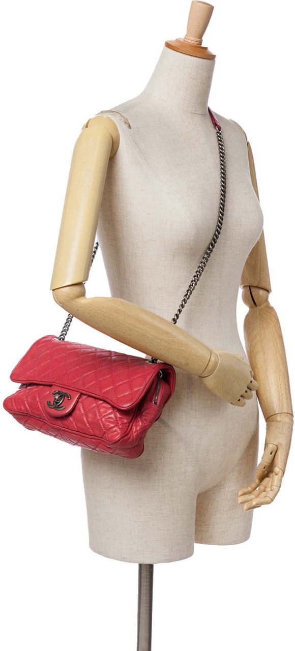 Chanel Small Quilted Iridescent Calfskin Shiva Flap Roze