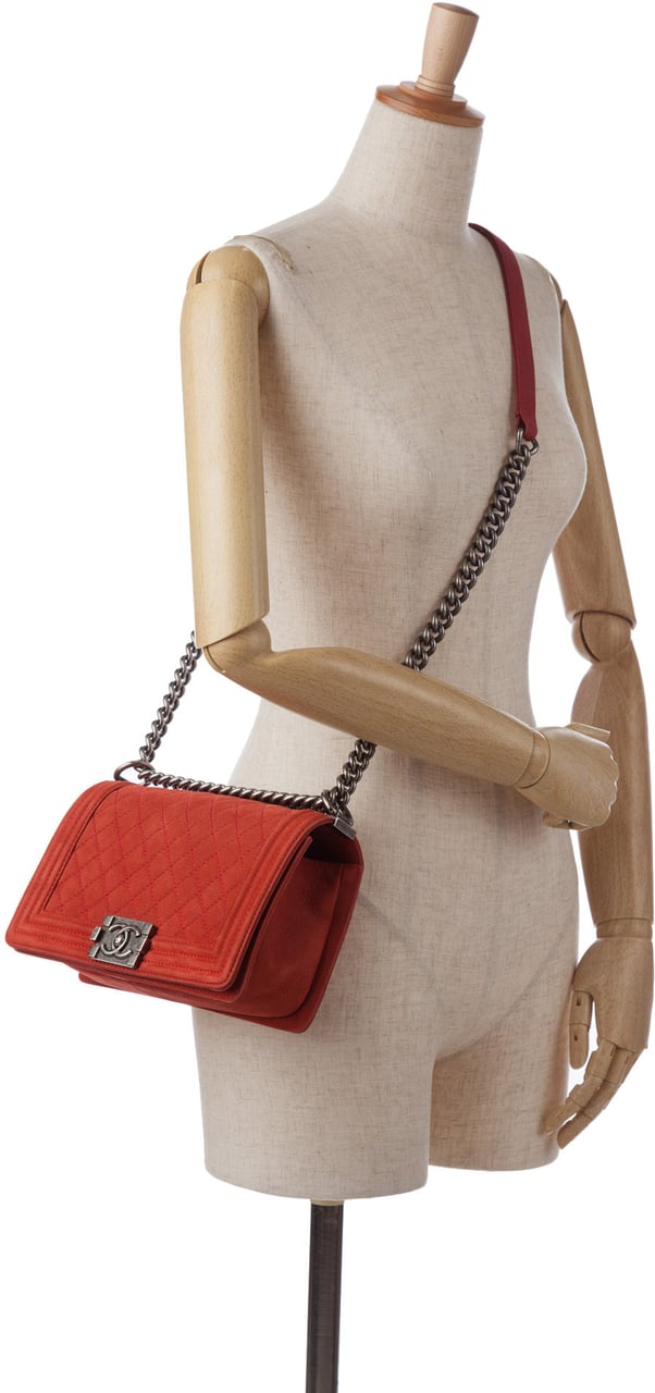 Chanel Old Medium Quilted Caviar Boy Flap Rood