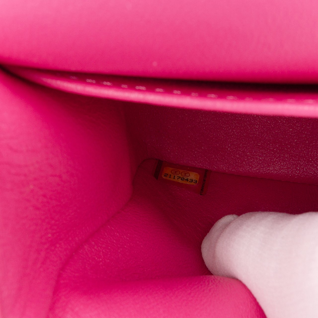 Chanel Medium Classic Chevron Lambskin Double Flap Roze