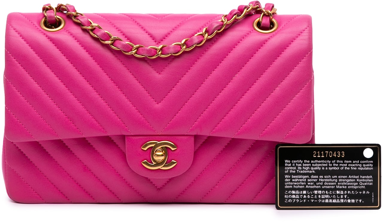 Chanel Medium Classic Chevron Lambskin Double Flap Roze