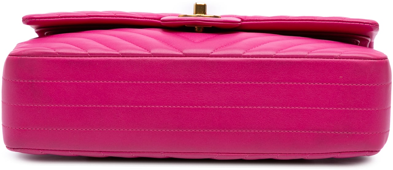 Chanel Medium Classic Chevron Lambskin Double Flap Roze