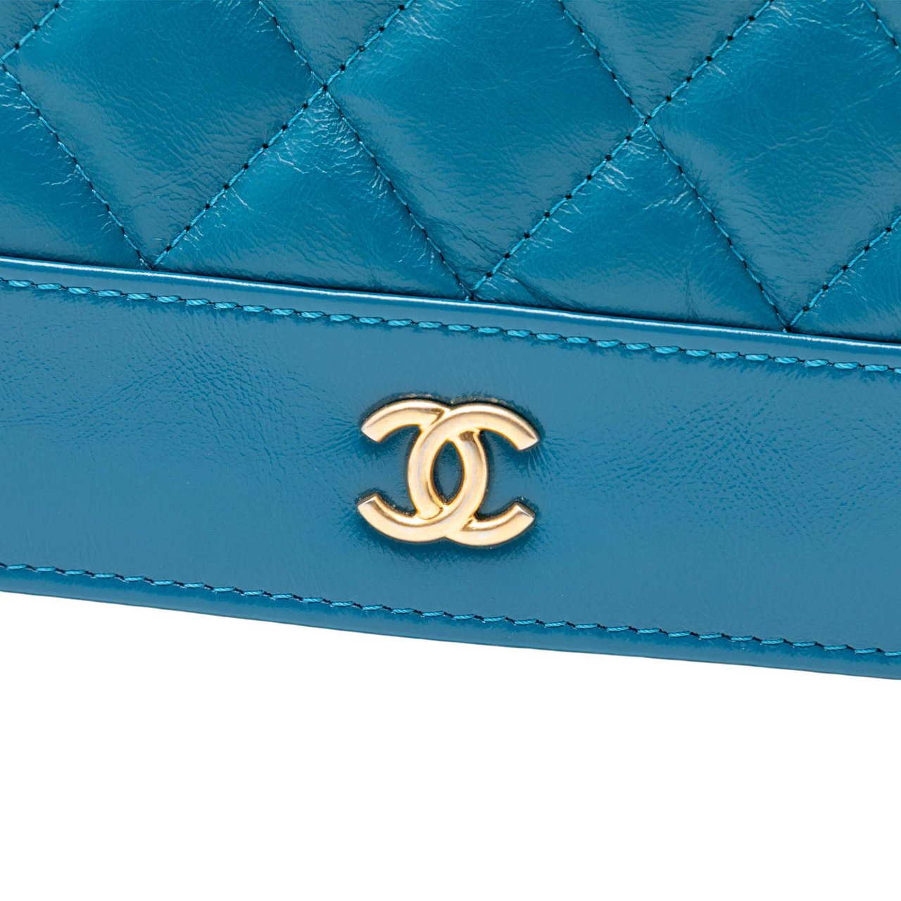 Chanel Quilted Aged Calfskin Gabrielle Wallet On Chain Blauw