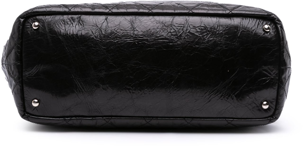 Chanel CC Quilted Glazed Calfskin Portobello Tote Zwart