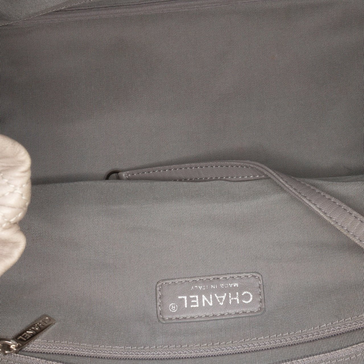 Chanel CC Quilted Glazed Calfskin Portobello Tote Zwart
